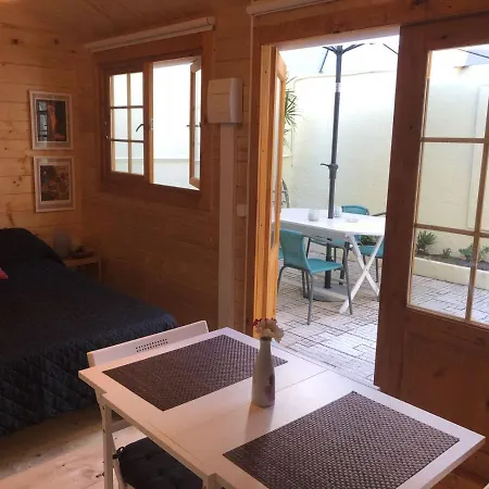 Small Wooden With Green Roof Chalet Lisbon